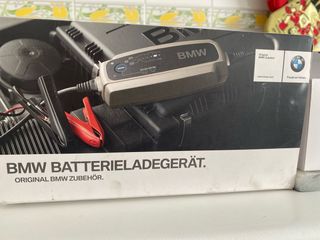 cargador batería coche y moto BMW 
