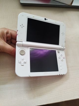 New Nintendo 3DS XL rosa e bianco