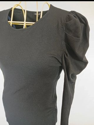 Maglione nero con maniche a palloncino taglia L