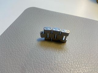 3 eslabones Breitling Avenger titanio E13360