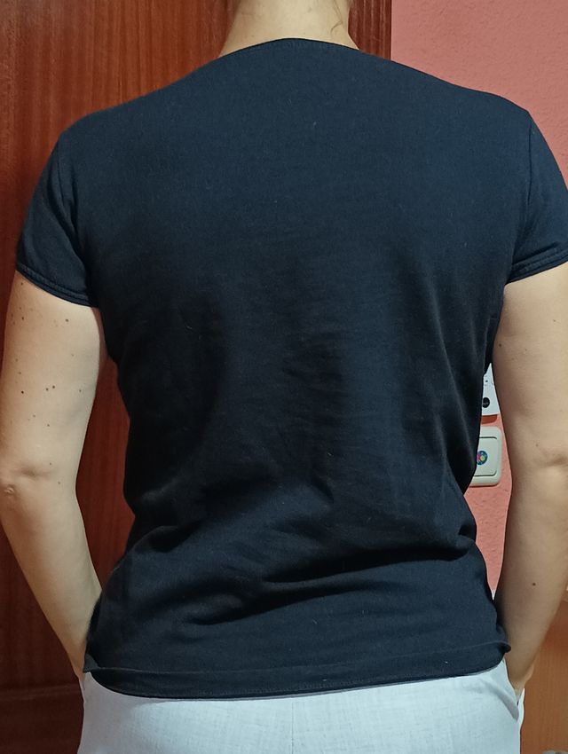 Camiseta de manga corta con flores