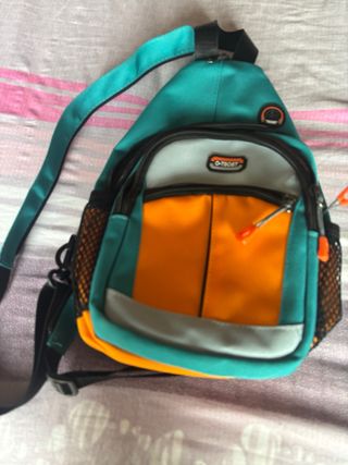 Mochila pequeña bandolera naranja y turquesa