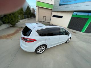 Ford S-MAX 2011