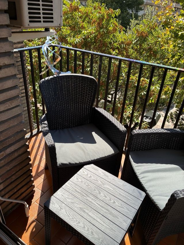 Conjunto terraza 2 sillas y mesa ratán