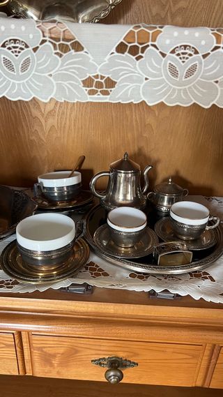 Conjunto antiguo tazas café y lechera