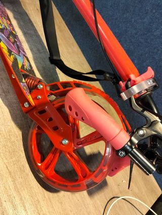 Patinete Arebos Rojo con Ruedas LED