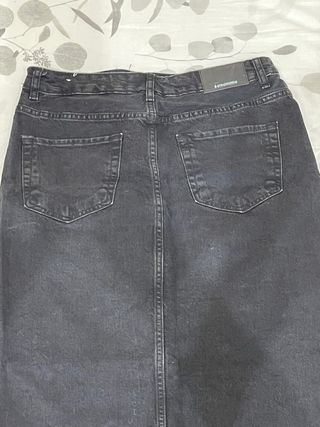Falda larga Stradivarius negra
