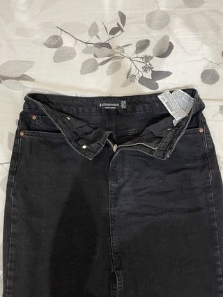 Falda larga Stradivarius negra