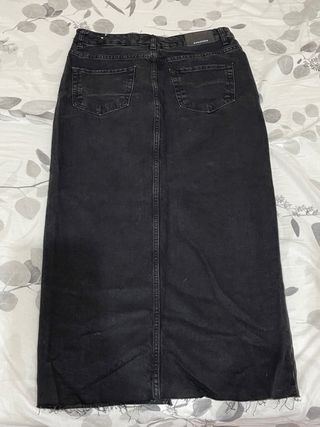 Falda larga Stradivarius negra