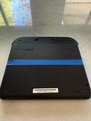 Nintendo 2ds + accesorios y juegos
