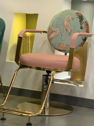 Silla diseño peluquería oro rosa