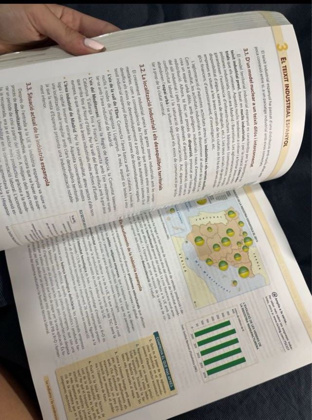 GB (GEOGRAFIA) BATXILLERAT AULA 3D (Catalan Edi...