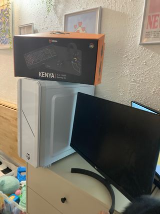 Leer bien! 
se vende pc completo, Para piezas! 
