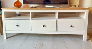 Mueble TV madera blanco y marrón