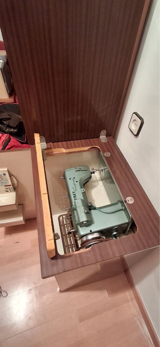 Máquina de coser Refrey Transforma