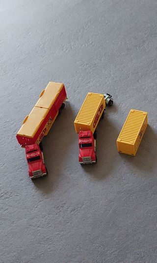 Peterbilt Pinder Circus Majorette