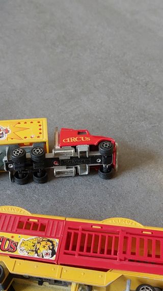 Peterbilt Pinder Circus Majorette