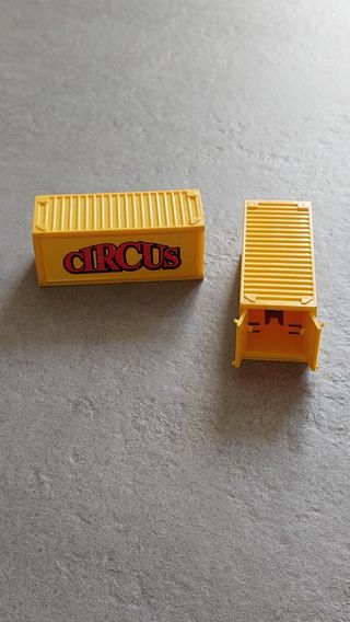 Peterbilt Pinder Circus Majorette