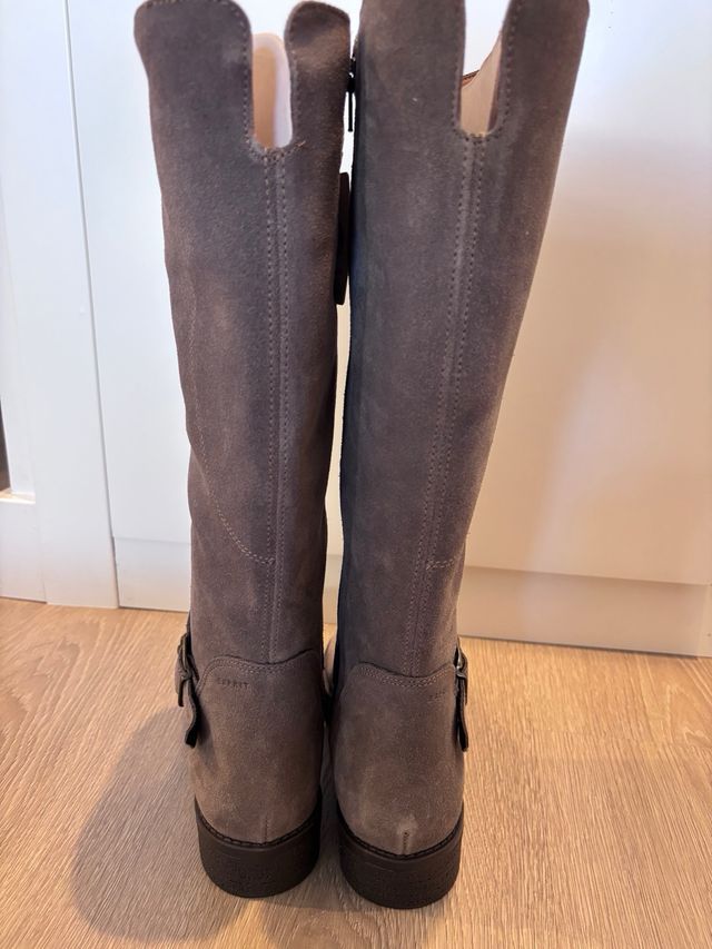 Botas altas ante Esprit