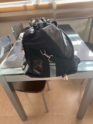 Bolsa de deporte MACRON Negra/Gris. Muy funcional