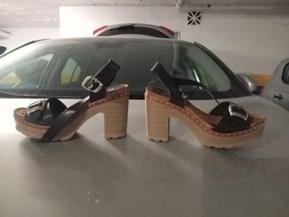 Zapatos de tacón y plataforma. Ideal para vestidos