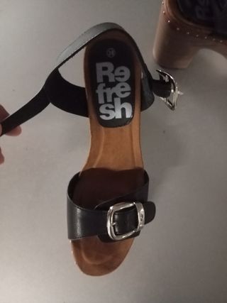 Zapatos de tacón y plataforma. Ideal para vestidos