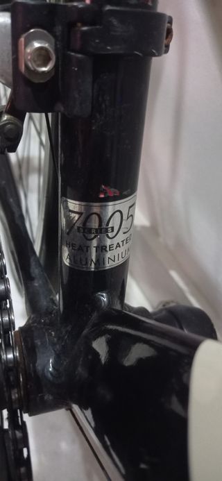 Bicicleta de carretera EXODUS Roja