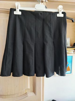 Minifalda plisada Bershka negra