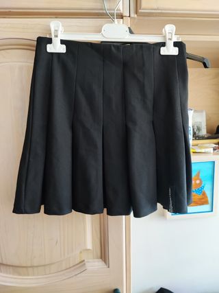 Minifalda plisada Bershka negra