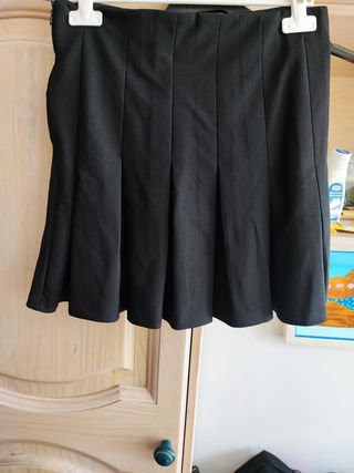 Minifalda plisada Bershka negra