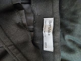 Minifalda plisada Bershka negra