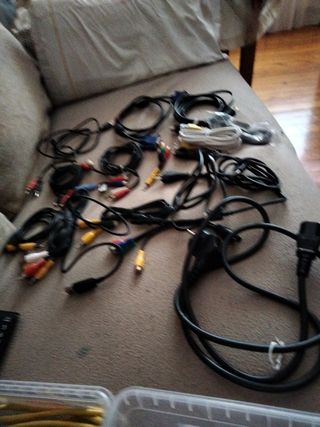 Lote de cargadores y cables varios