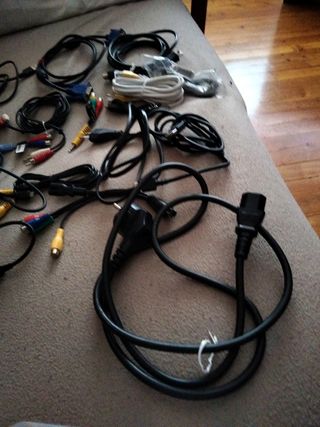 Lote de cargadores y cables varios