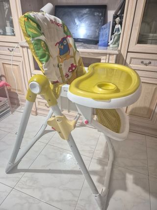 Trona para bebé muy completa