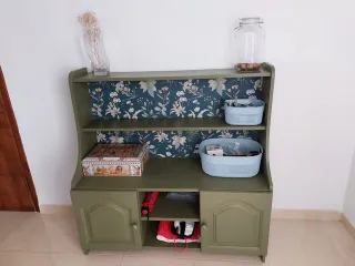 Mueble de entrada verde con almacenaje