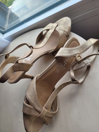 Sandalias color dorado viejo t.41