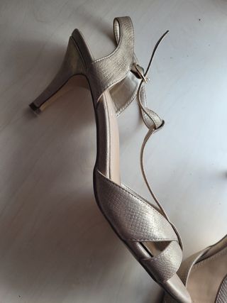 Sandalias color dorado viejo t.41