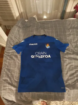 Conjunto España Atletismo y Camiseta Real Sociedad