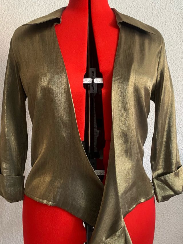 Blusa de lazada de raso