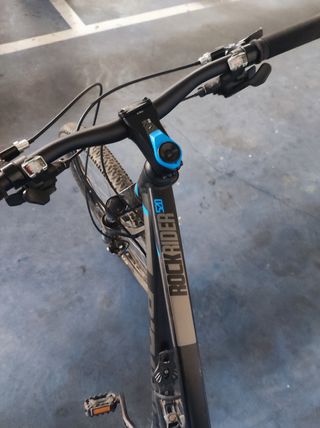 Bicicleta BTT Negra