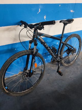 Bicicleta BTT Negra
