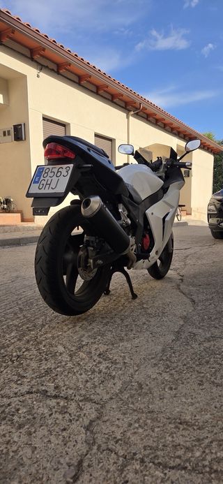 Daelim RoadWin 125 R 