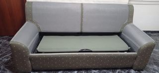 Sofá-cama de tela estampado
