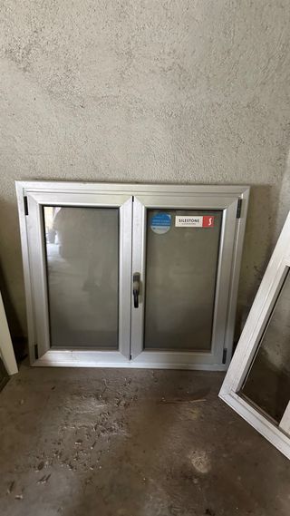 Ventana abatible aluminio doble cristal de camara