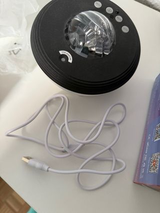 Proyector de luces con altavoz