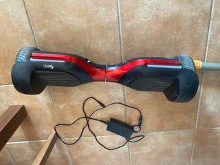 Hoverboard rojo y negro con cargador