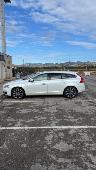 Volvo V60 2.4 D6 4x4 hybrido enchufable