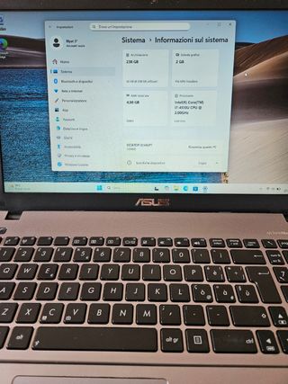 Asus F550L i7 SSD 256GB RAM 4GB Argento
