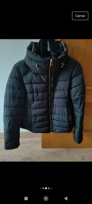 Abrigo negro de Zara