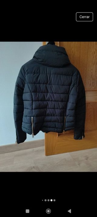 Abrigo negro de Zara